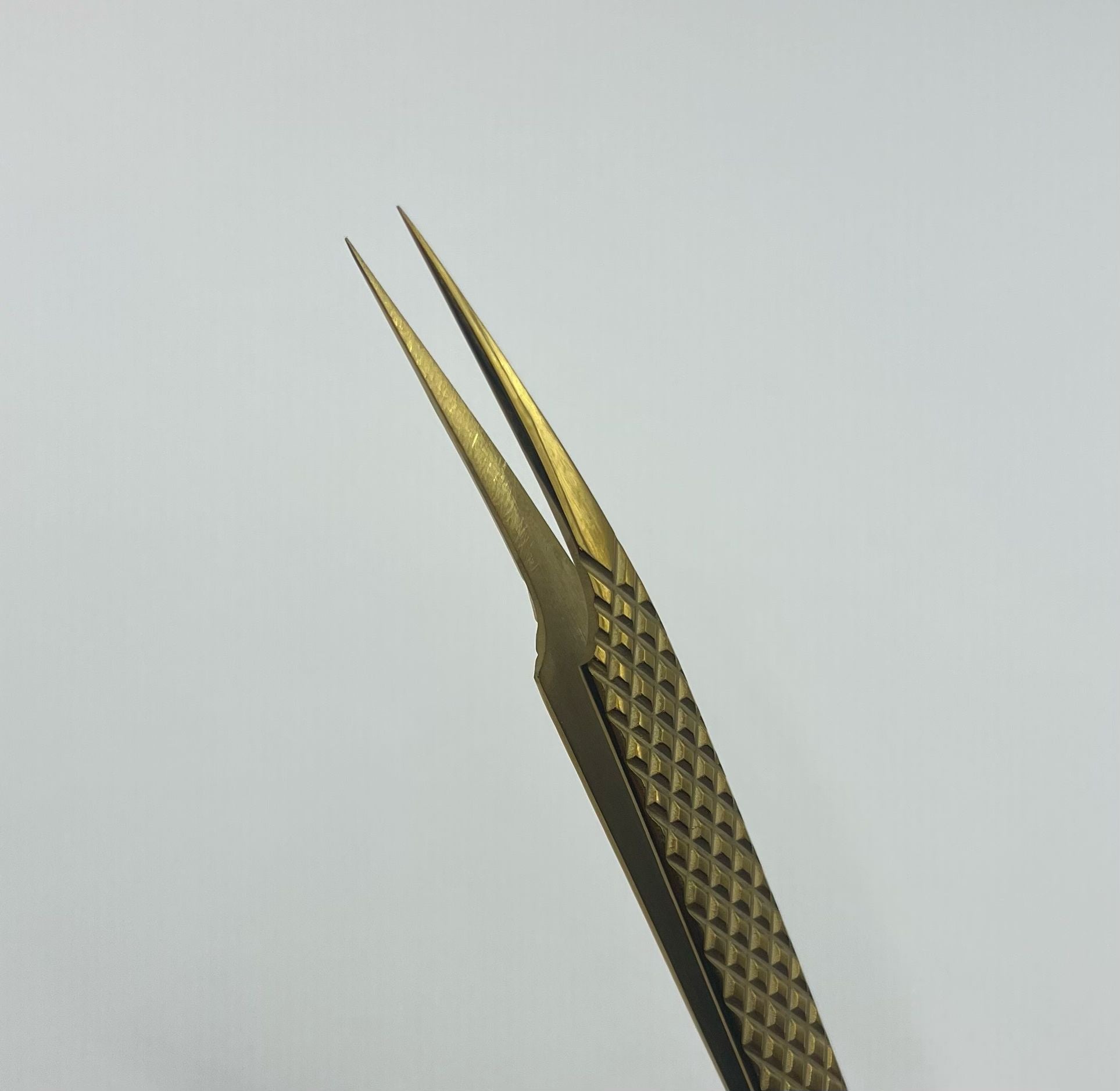 Tweezers- Slightly Curved Pointy